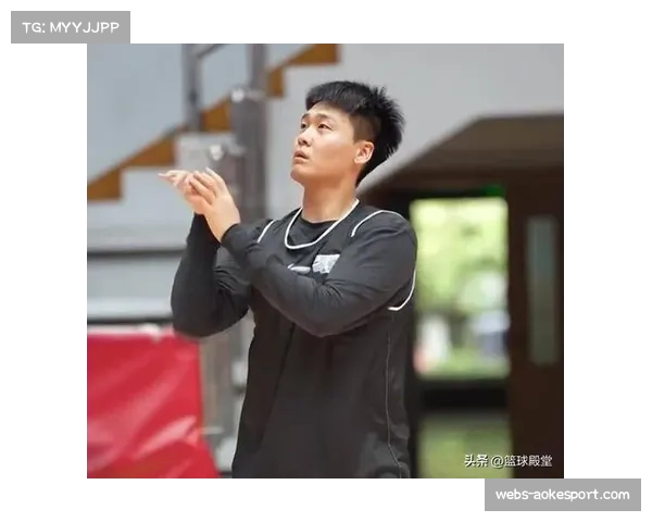 【2026年4月CBA联赛·赛中·特写特写：赵睿末节连续命中三记高难度三分，点燃乌鲁木齐奥体中心